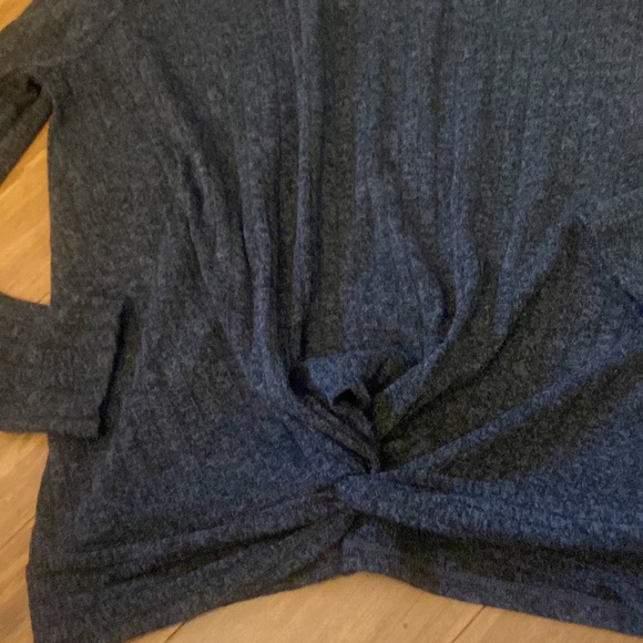 STITCH AND KNOT SWEATER - Picture 3 of 4